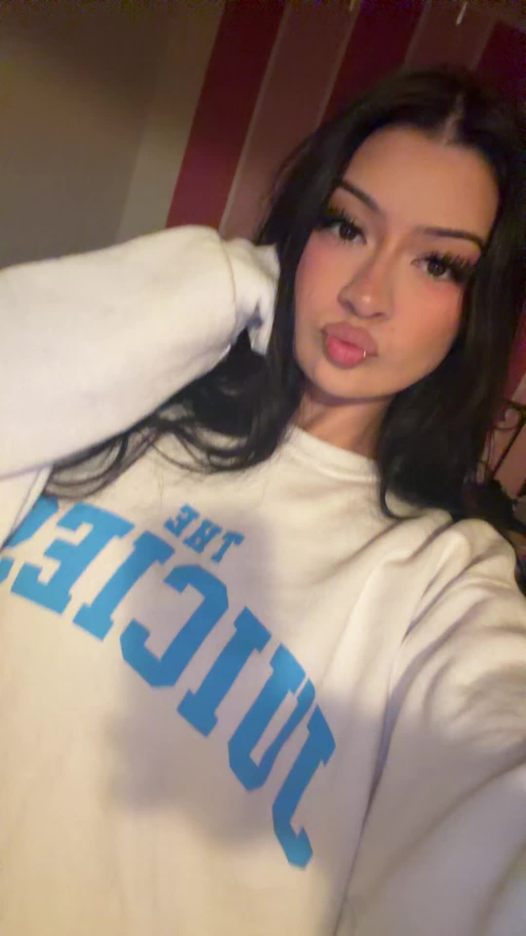 @yani ᥫ᭡