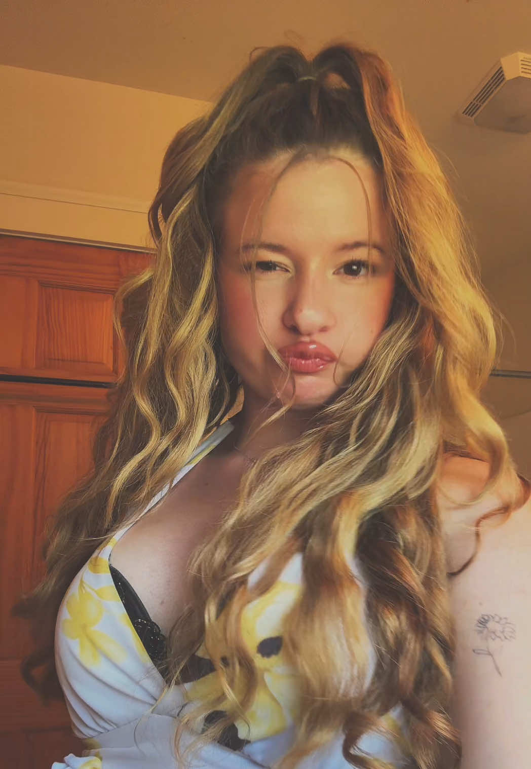 @Esther 🌻🤍