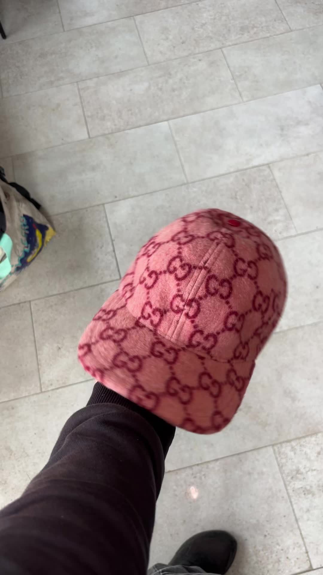 @Gucci 🧢