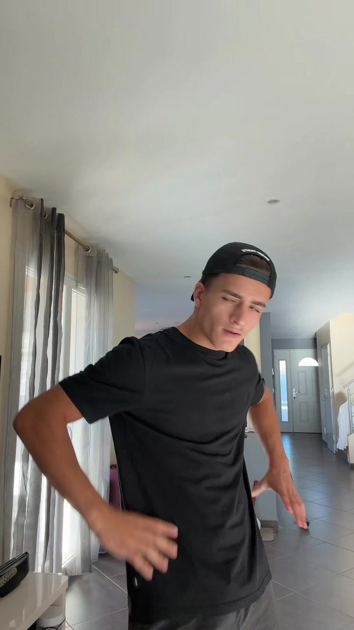 @r0main