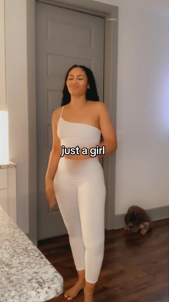 @teetee🦄