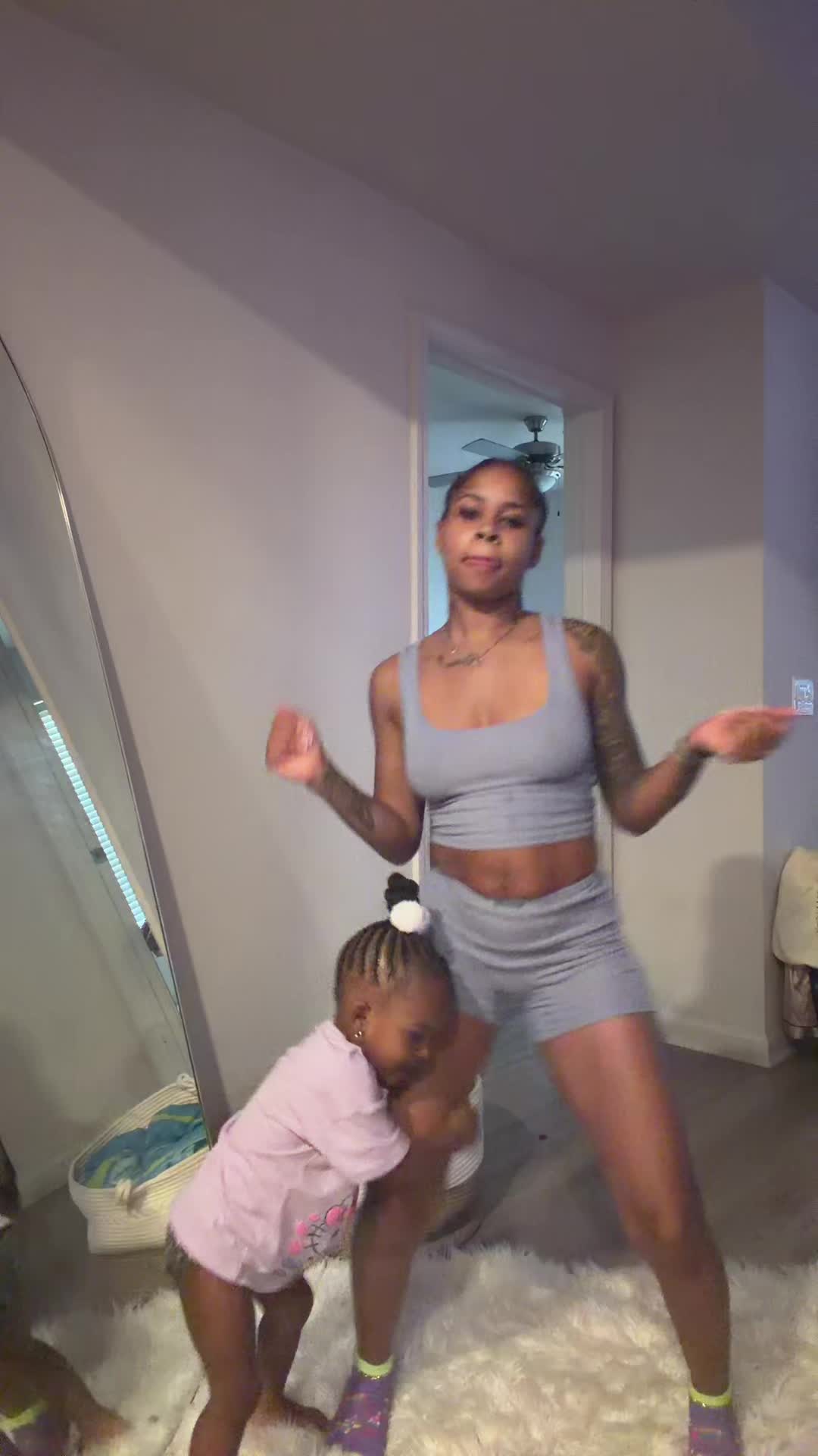 @NiyaaaDenee💕