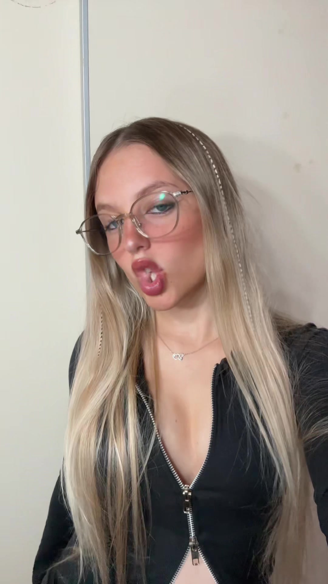@MICAELA