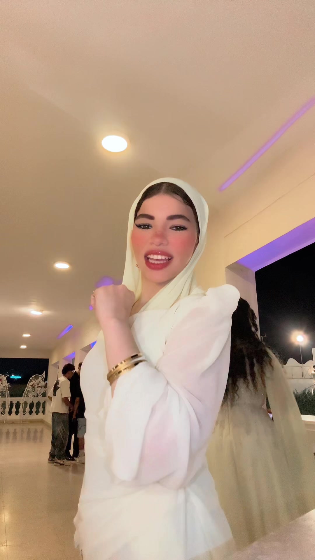 @لفي بينا ي (دنيا)