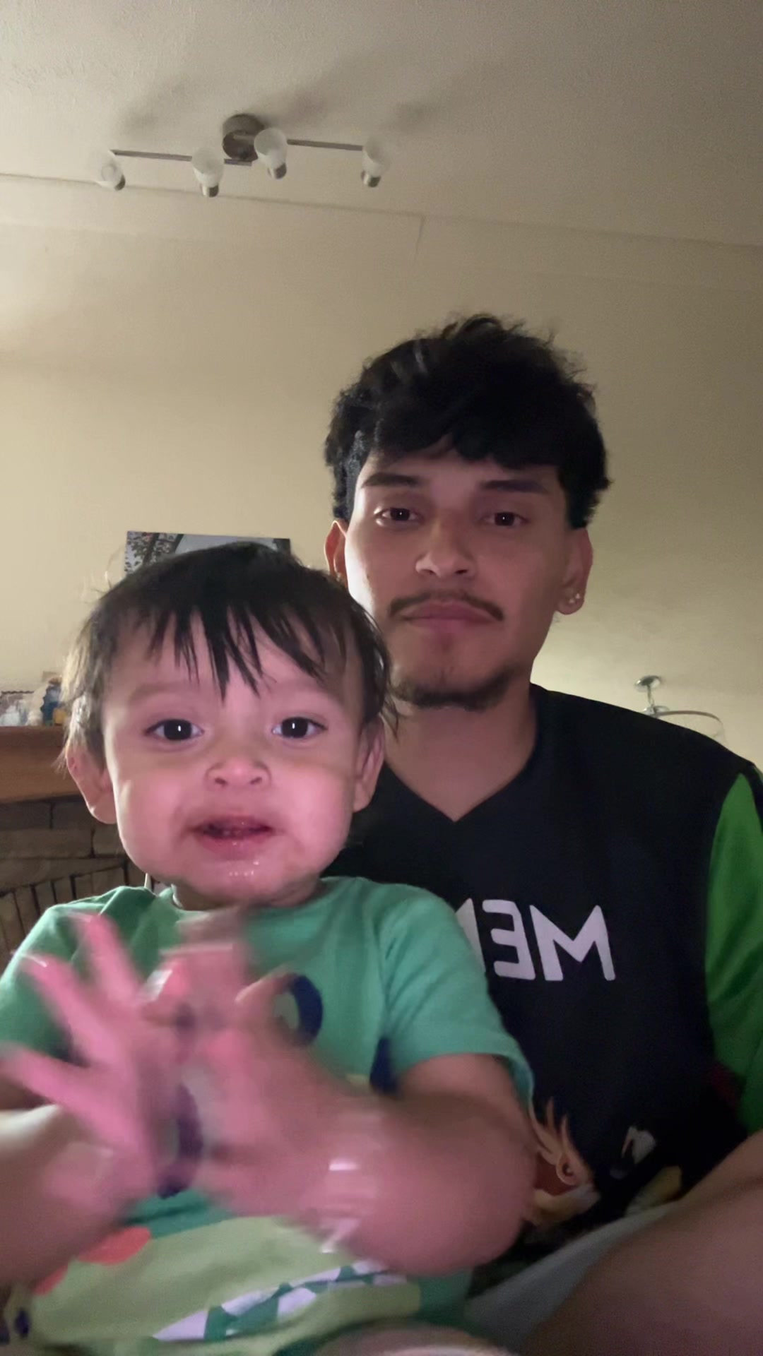 @POLLITO 🐣