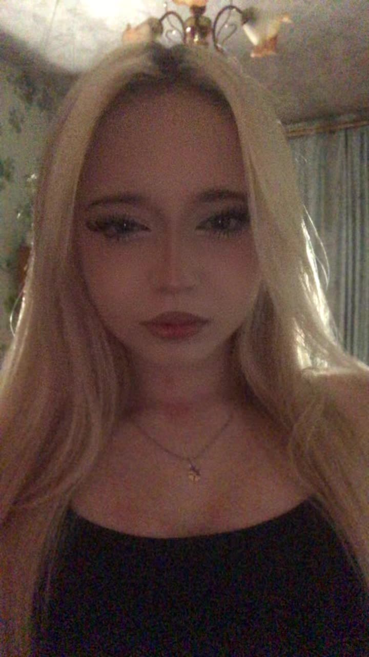 @аняяя
