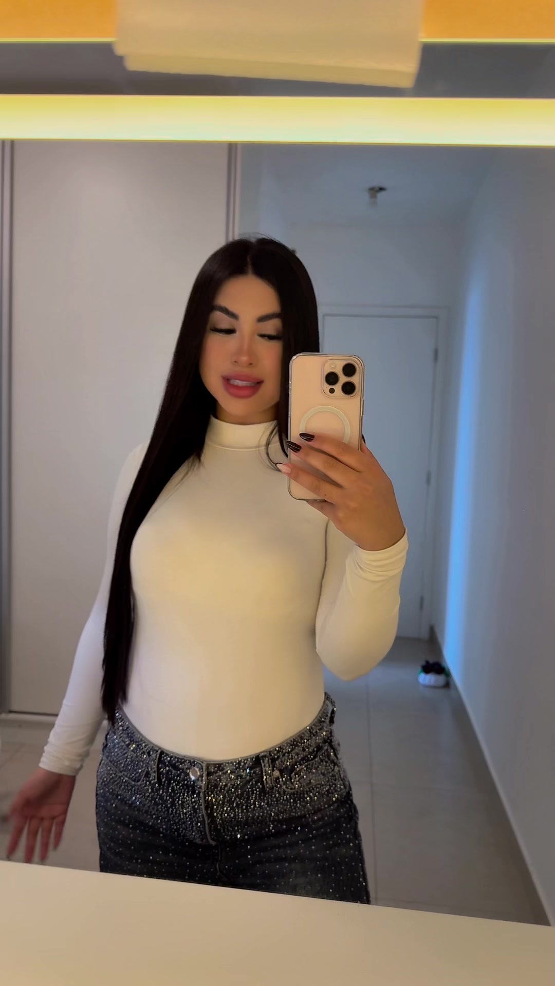 @thaiiiiisousaa
