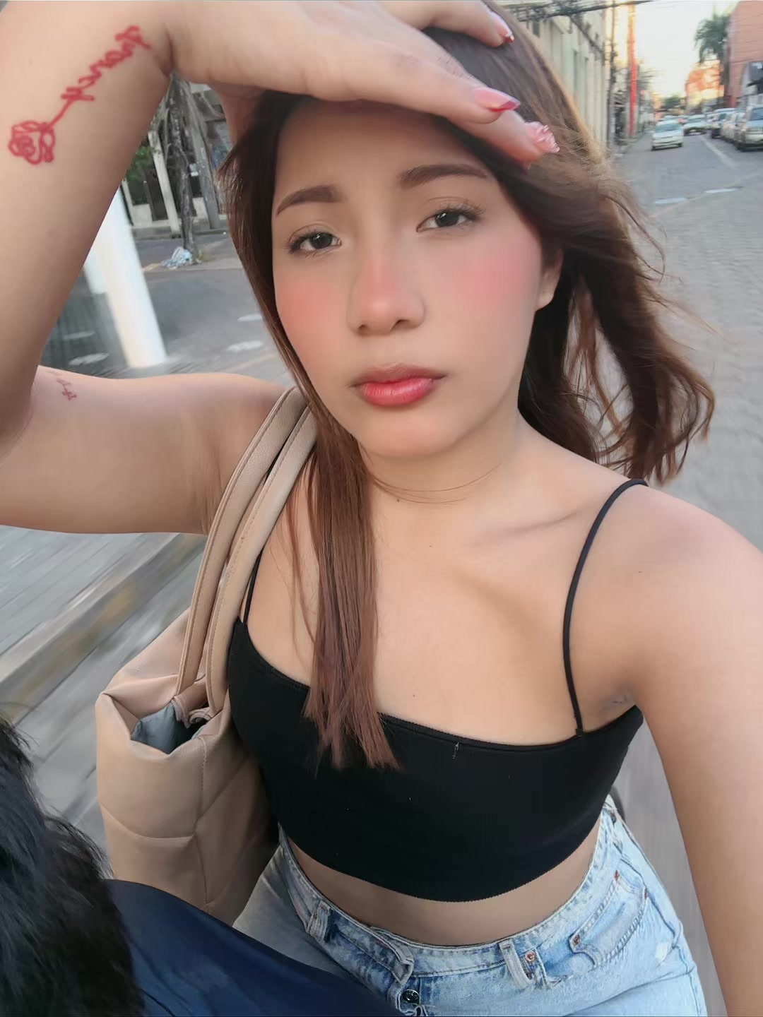 @B R I 🍒