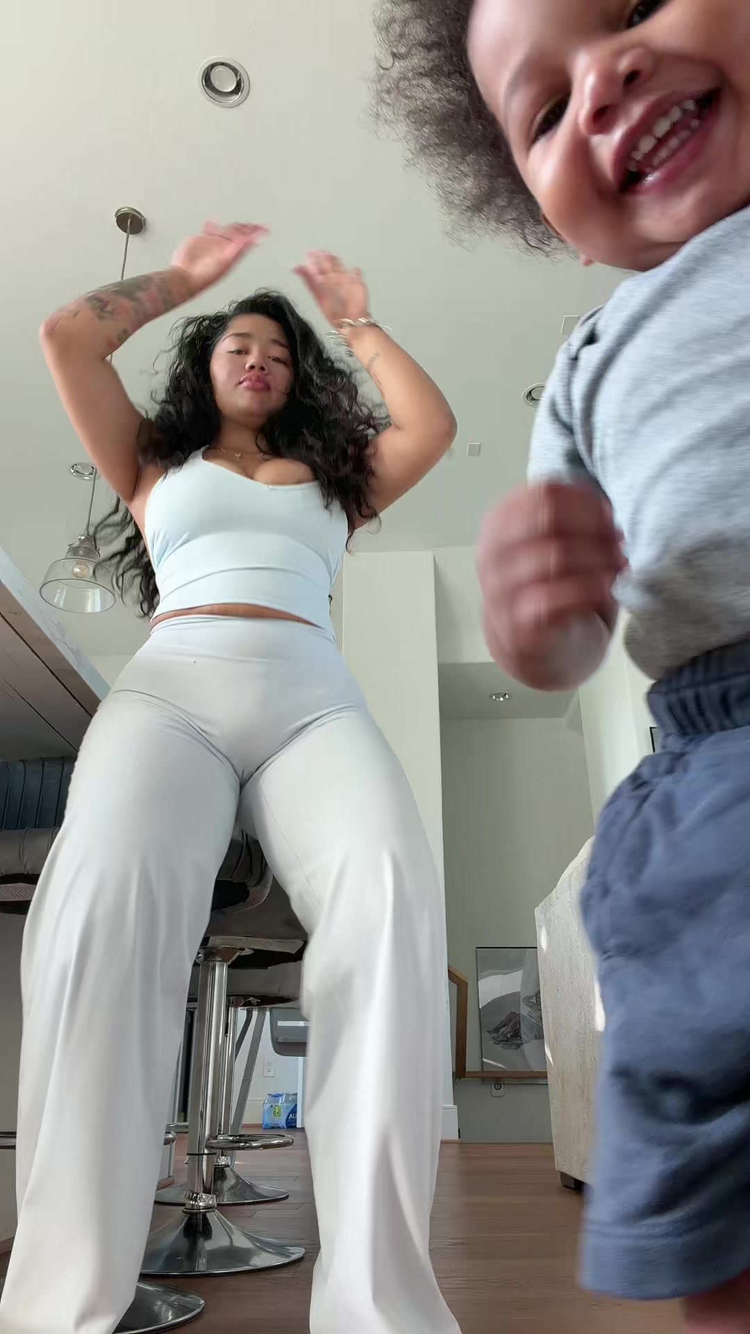@🐝Daysi&rsquo;s (queen bees 🐝 LIVE)