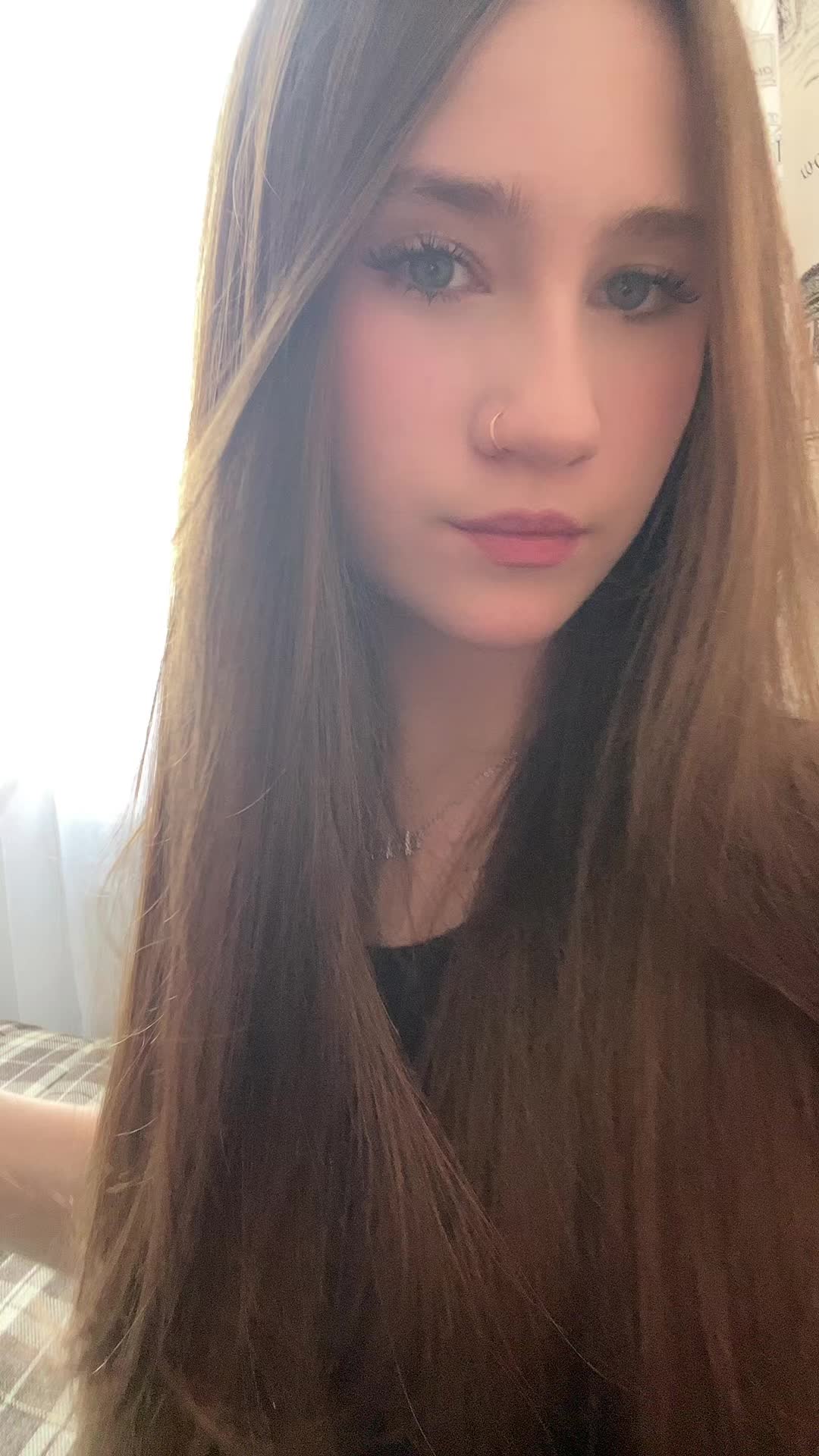 @V$$