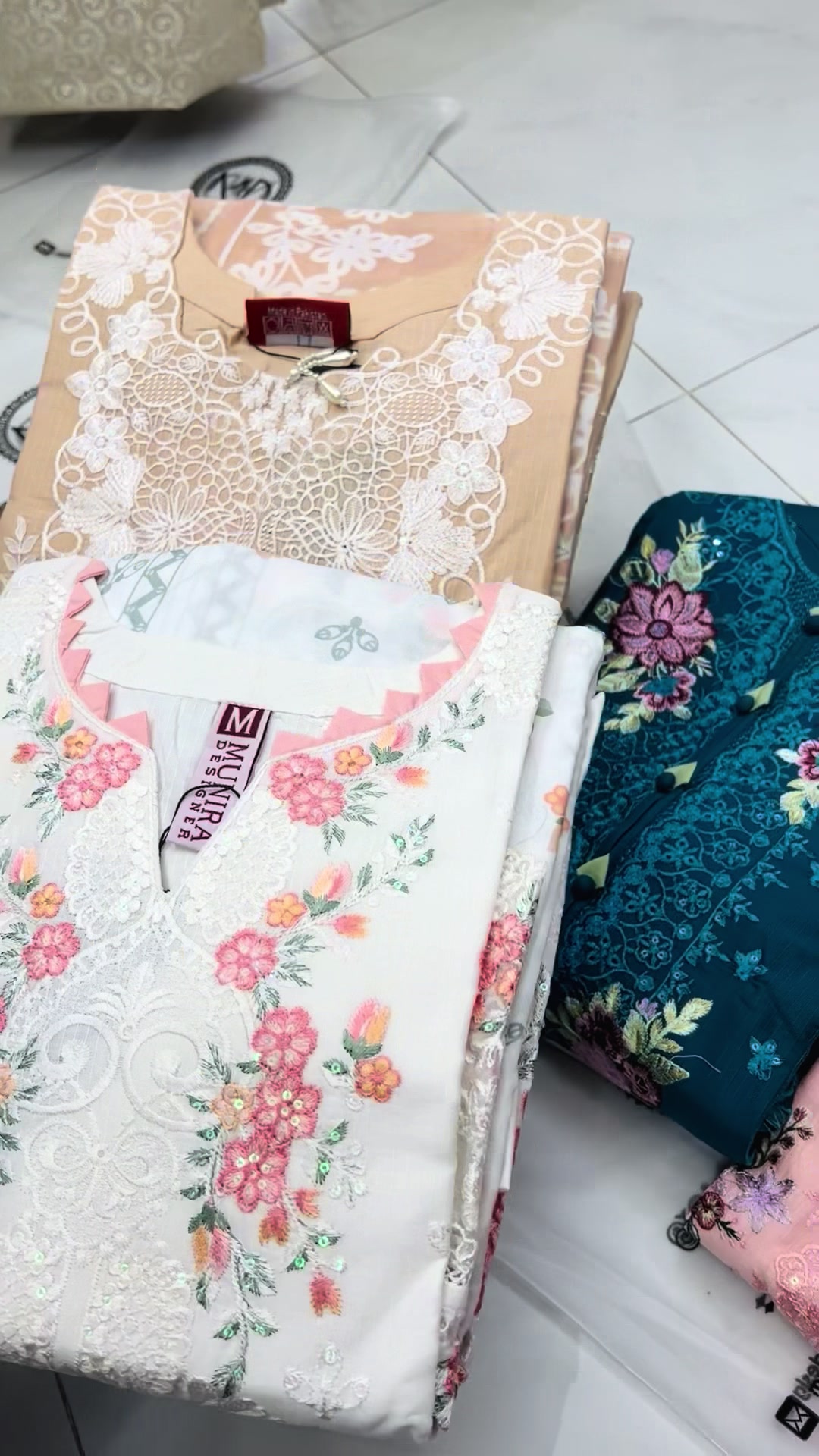 @Fouziadressboutique