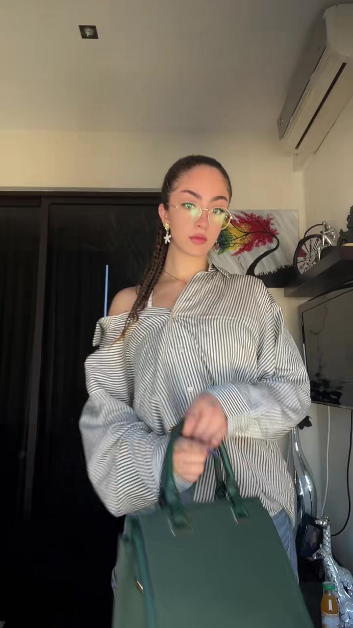 @chloe_zeidann