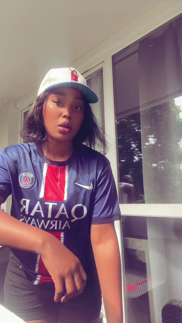 @Christelle Miller💜🇫🇷🇹🇬