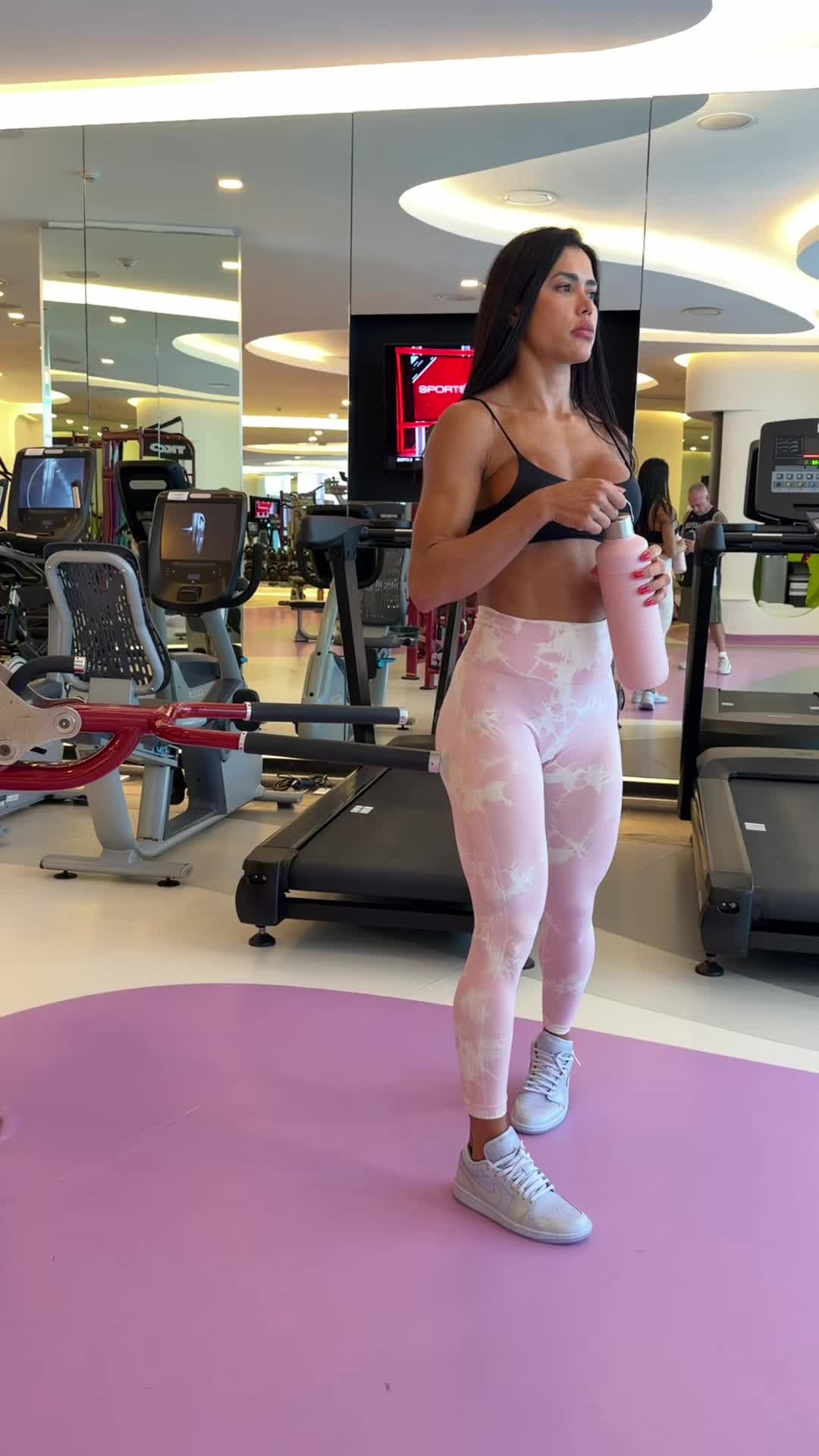@Indi_at_the_gym