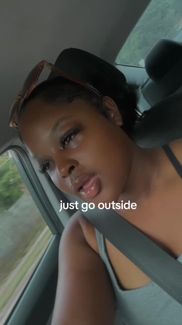 @azianyree