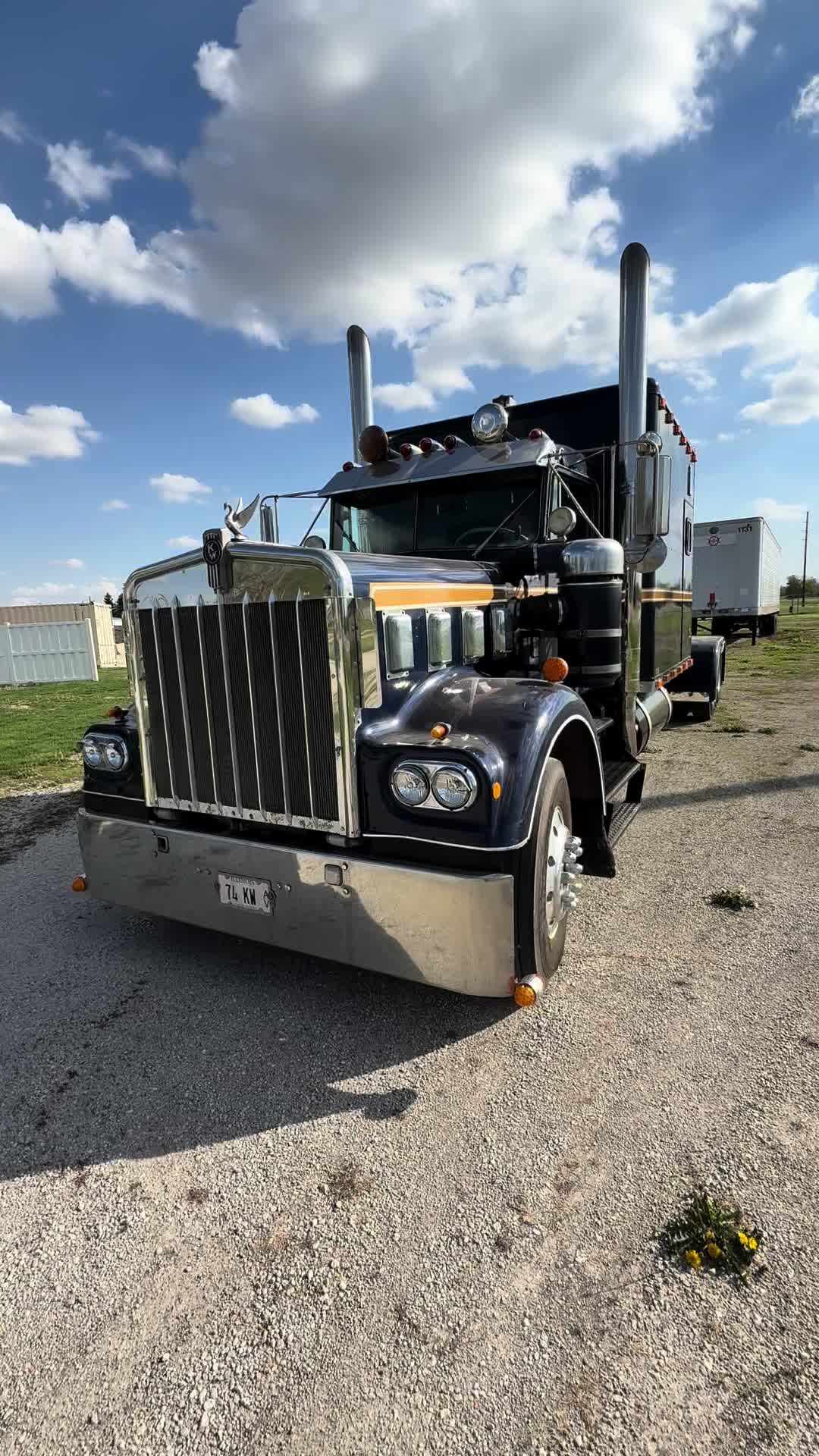 @LexingtonTruck&Trailer