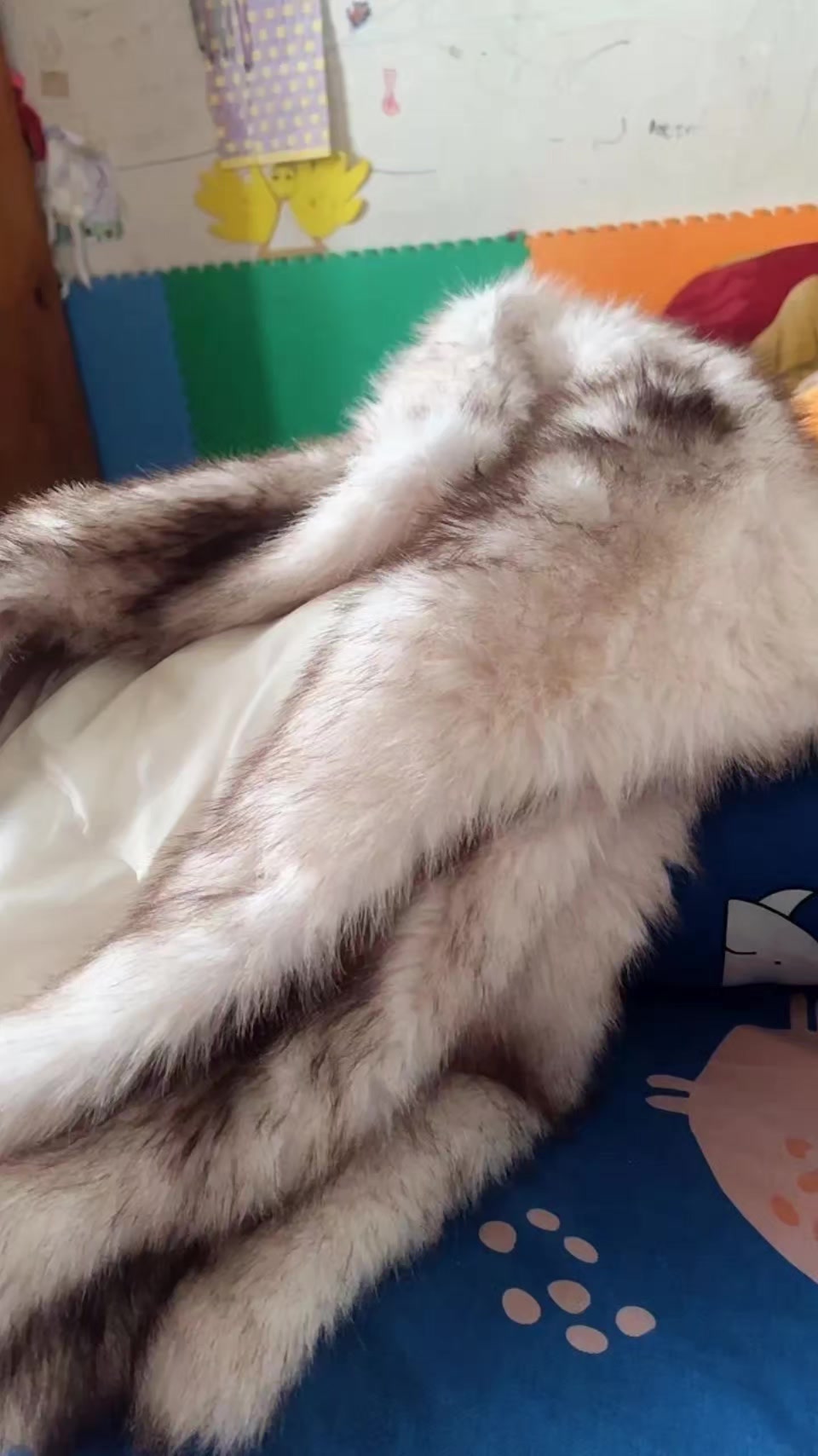 @Fur coat fans