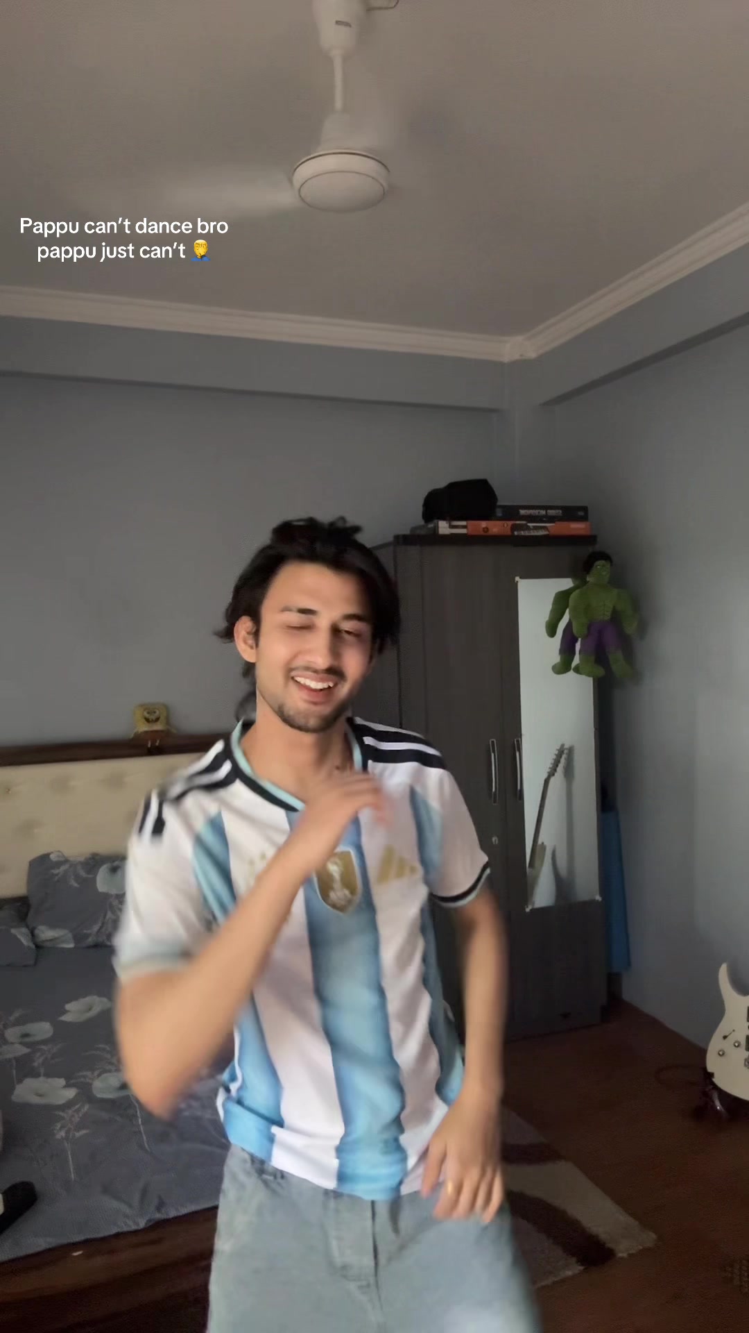 @हि