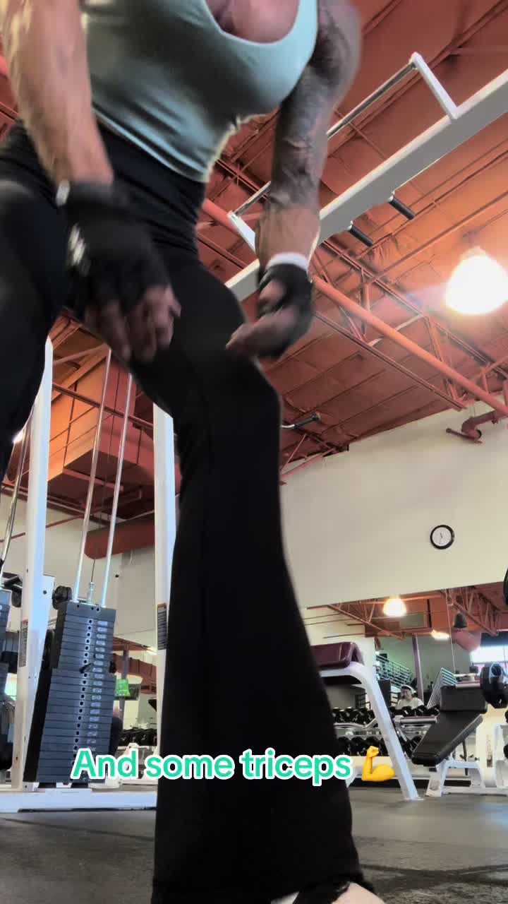 @LisaTidwell_fitafter50