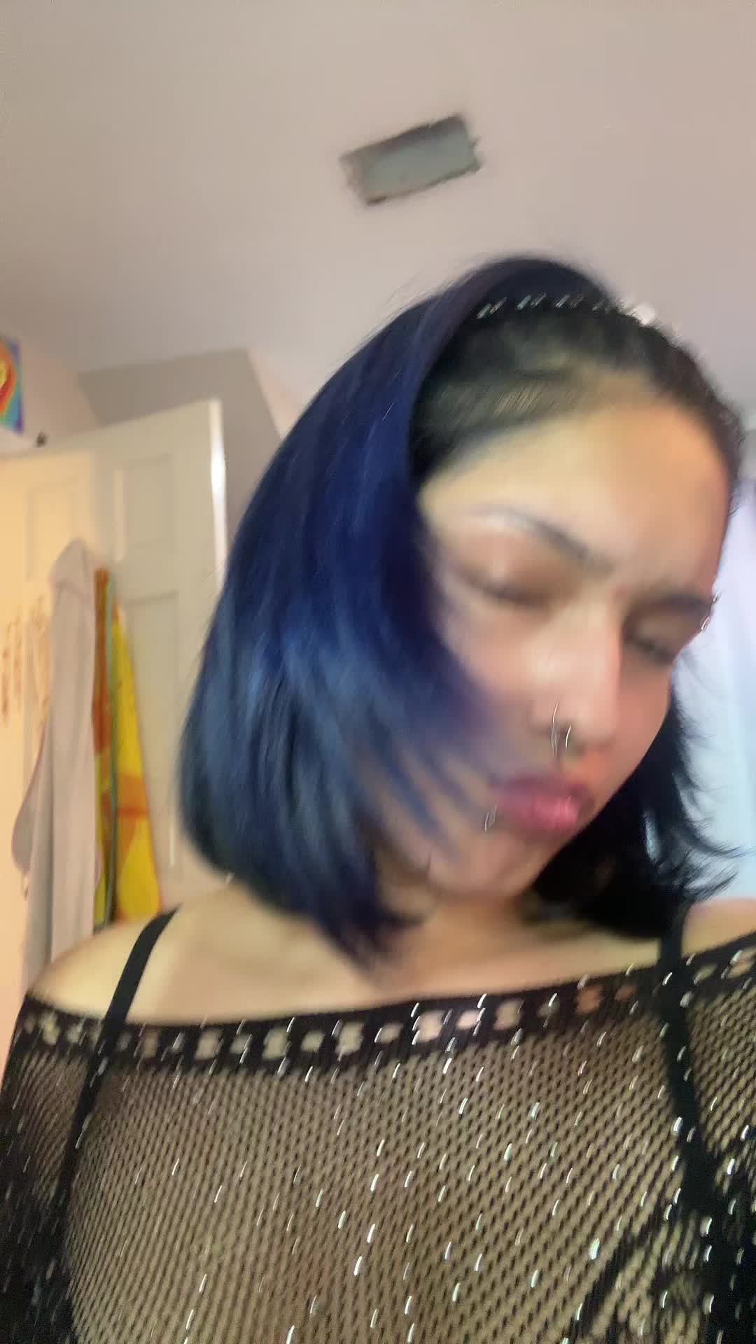 @Bella