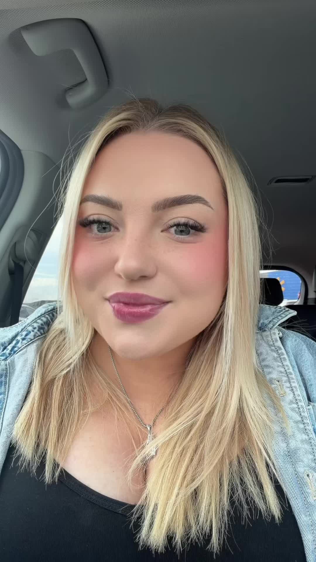 @Julia | MN Hairstylist