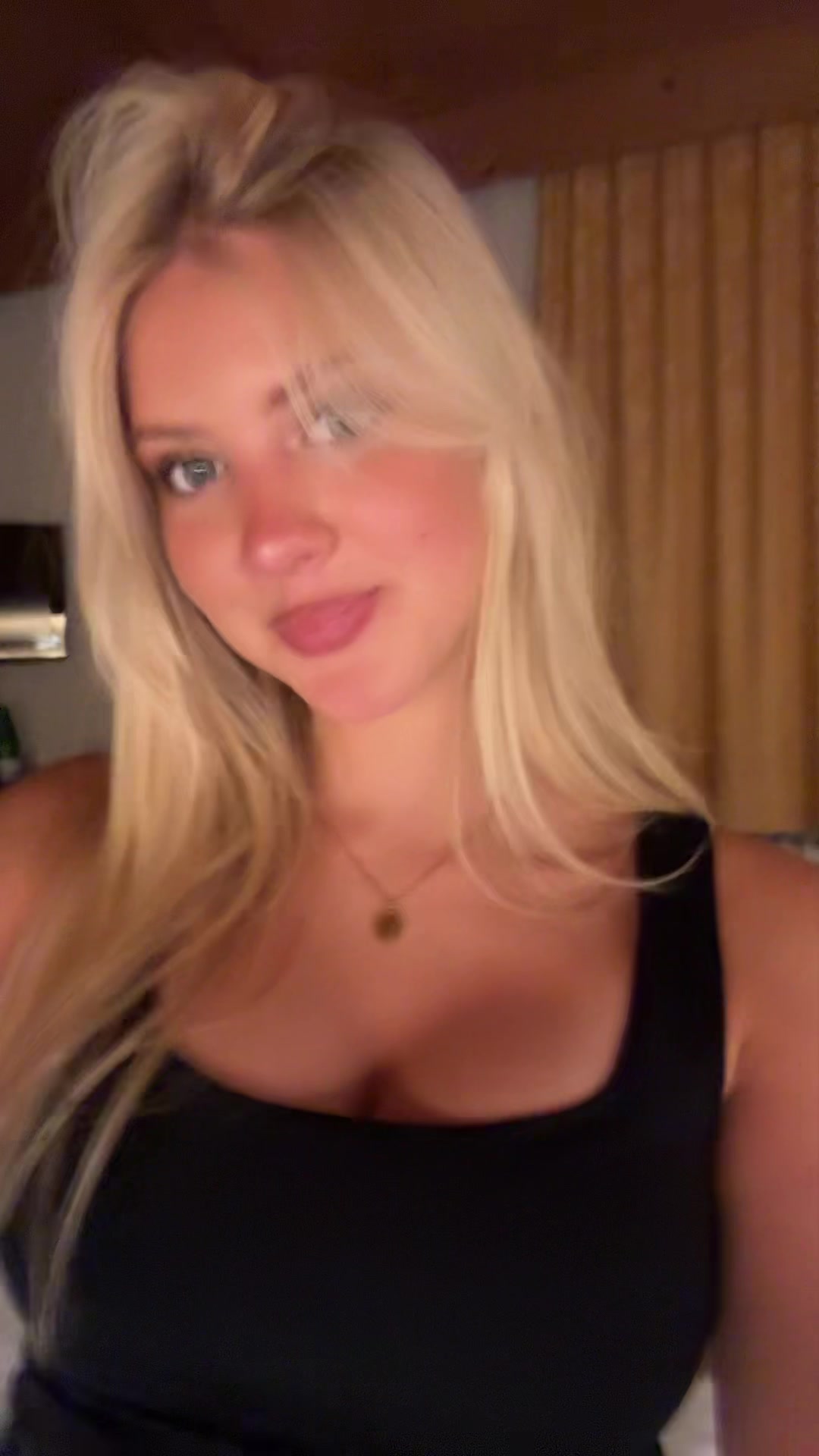 @mavielein