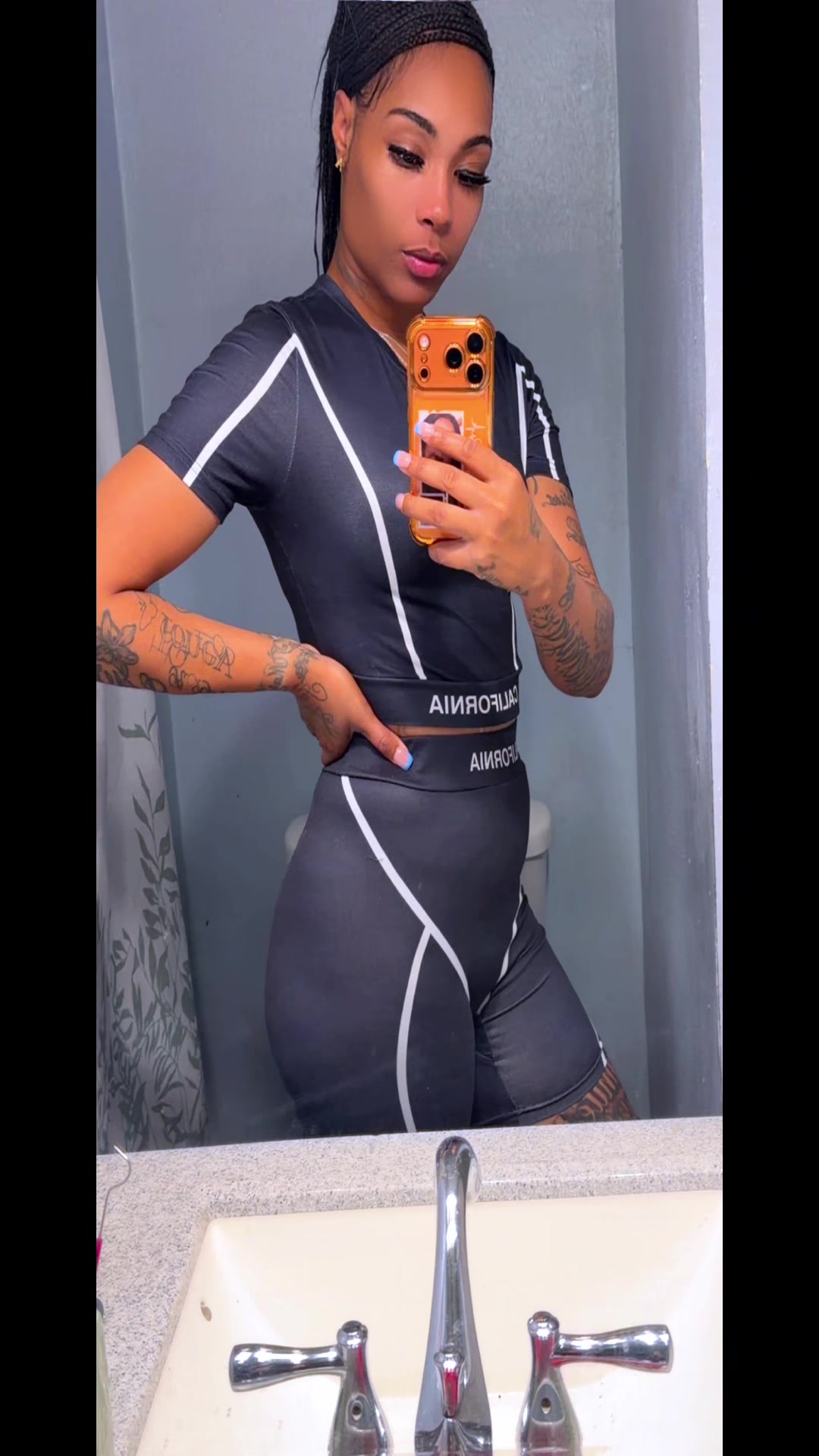 @Leesha Lashae