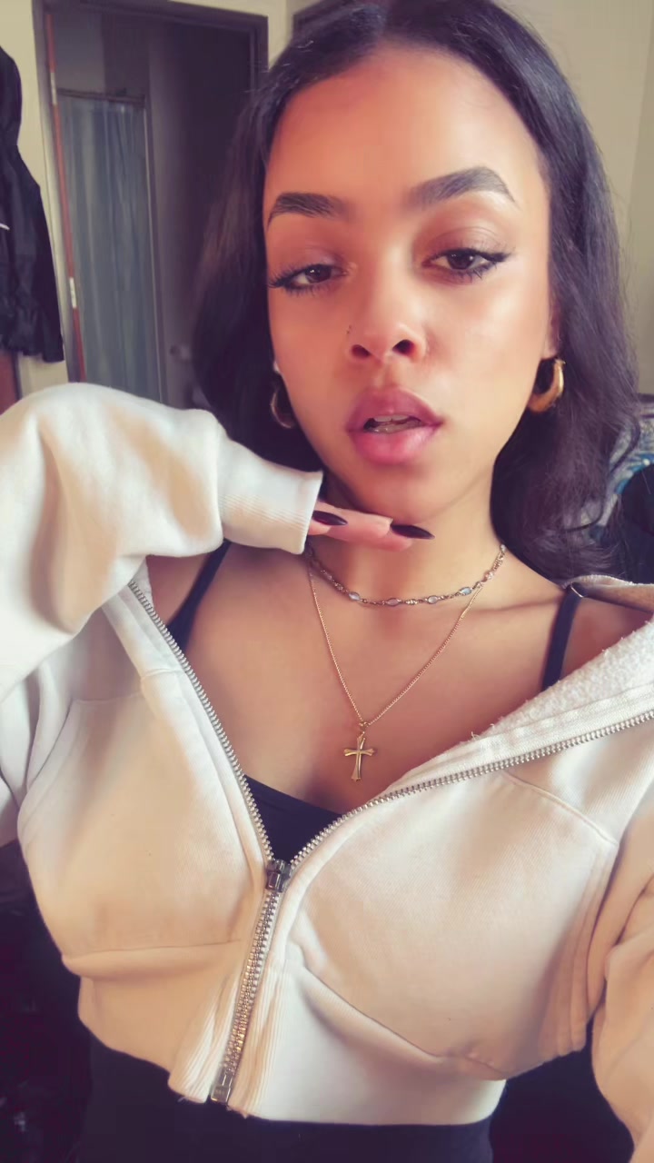 @callmeavagrace