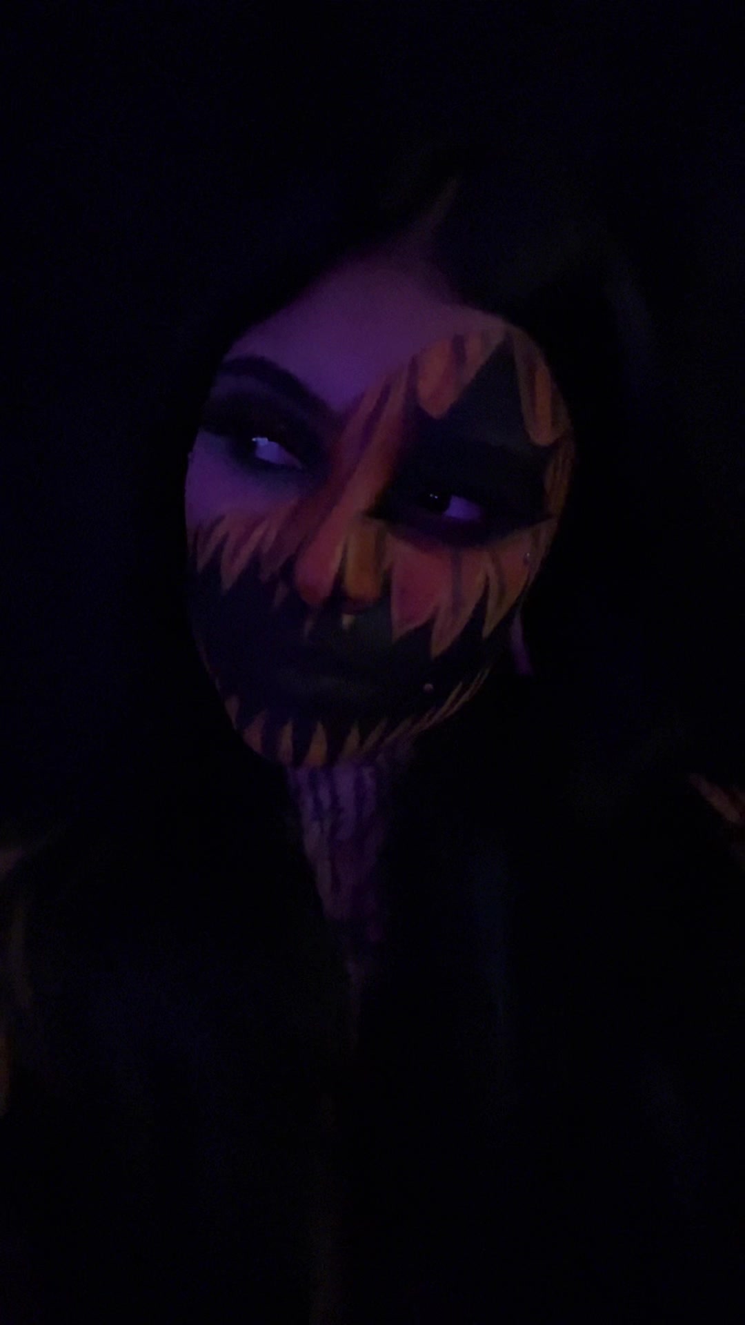 @FREAKSHOW KEEZH🦇