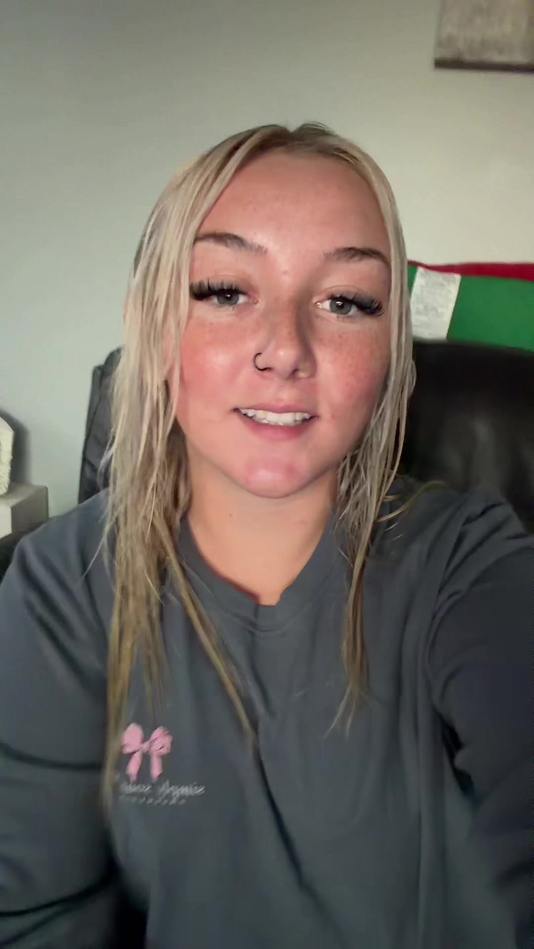 @whatthehellie02