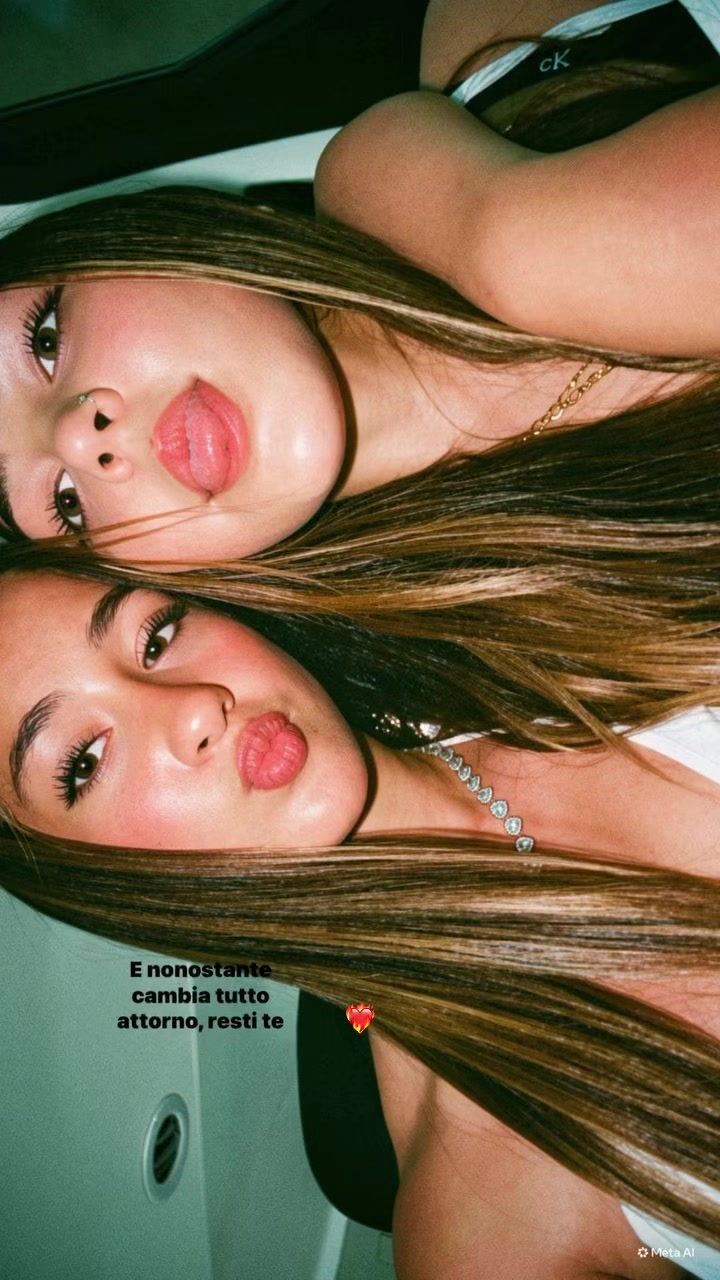 @𝐝𝐞𝐧𝐢𝐢𝐬𝐚𝐚