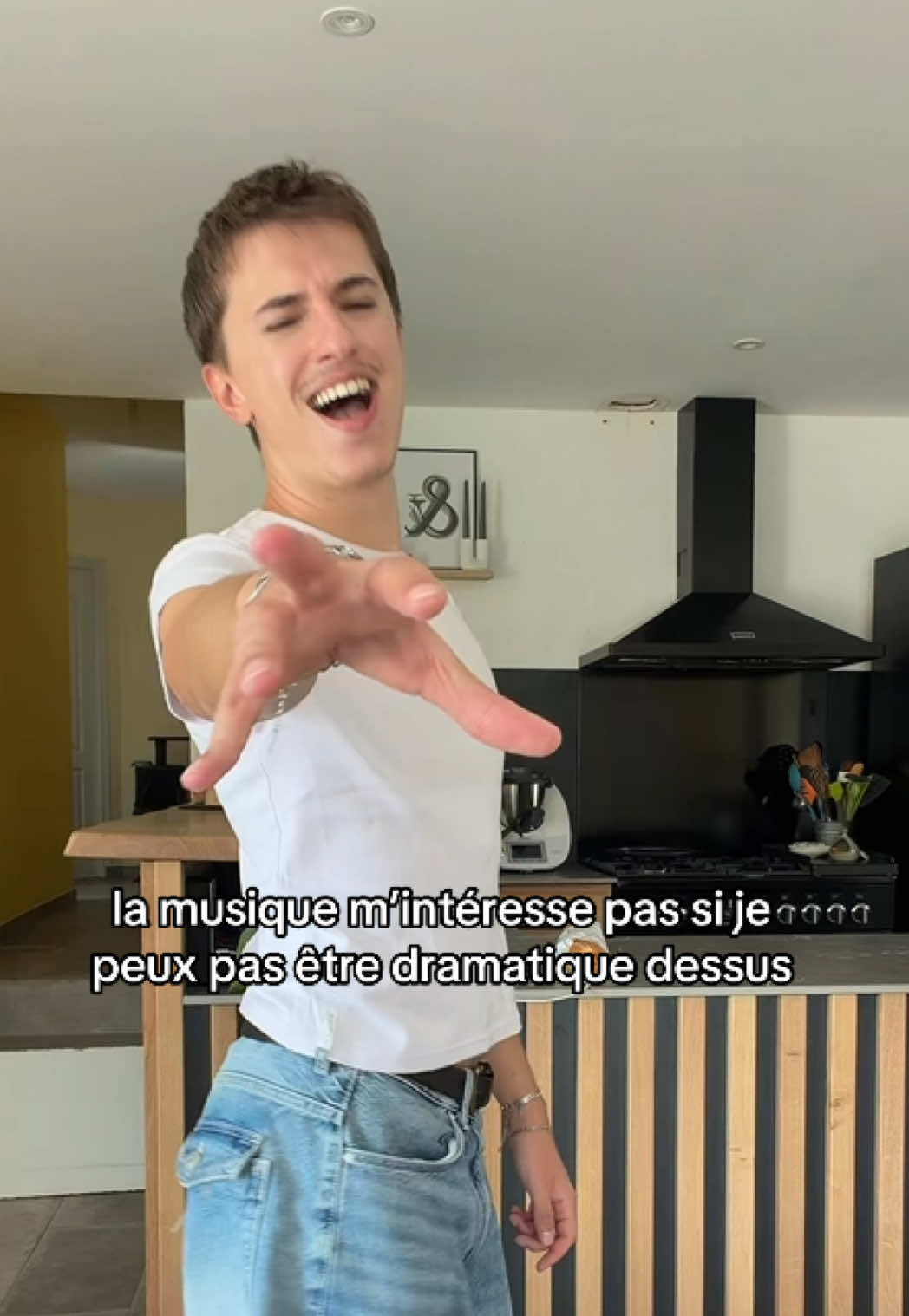 @hélios