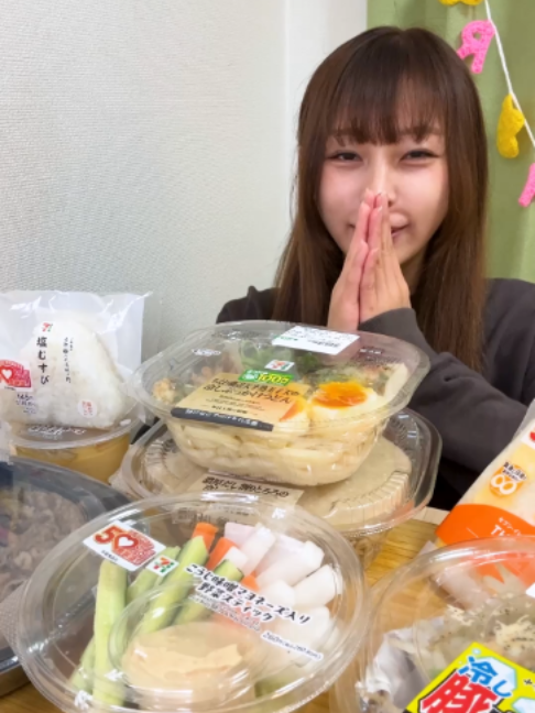 @楽々【食の変態】