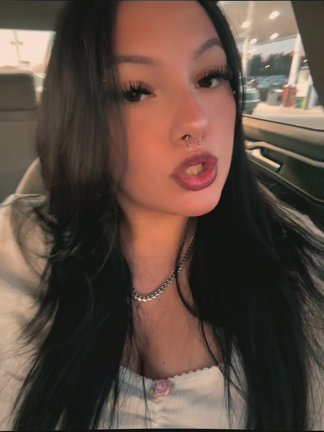 @BROOKLYNN 🐝🪴🩵