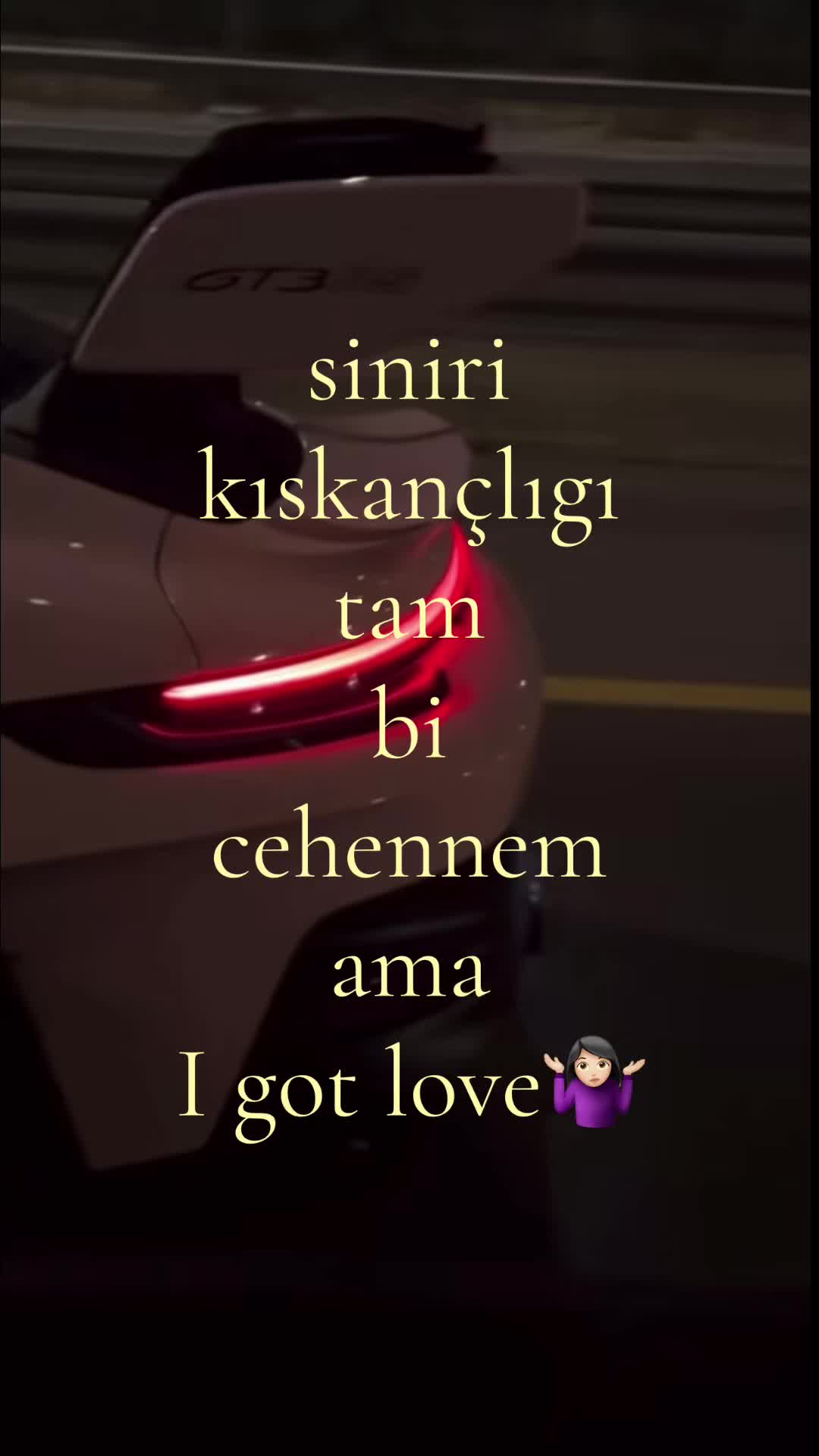 @𝔈