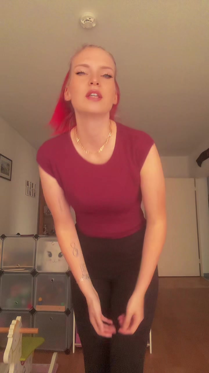 @_ᚠᚨᚾᚾᛃᛒᚱᛟᚾᚲ99_