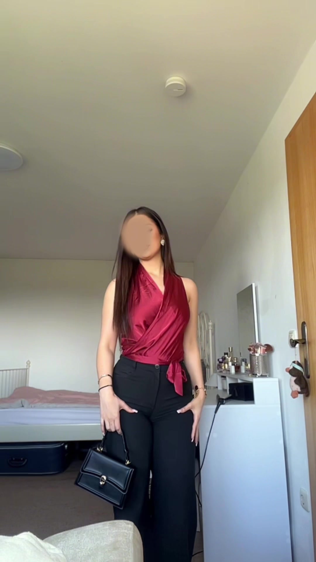 @𝐄
