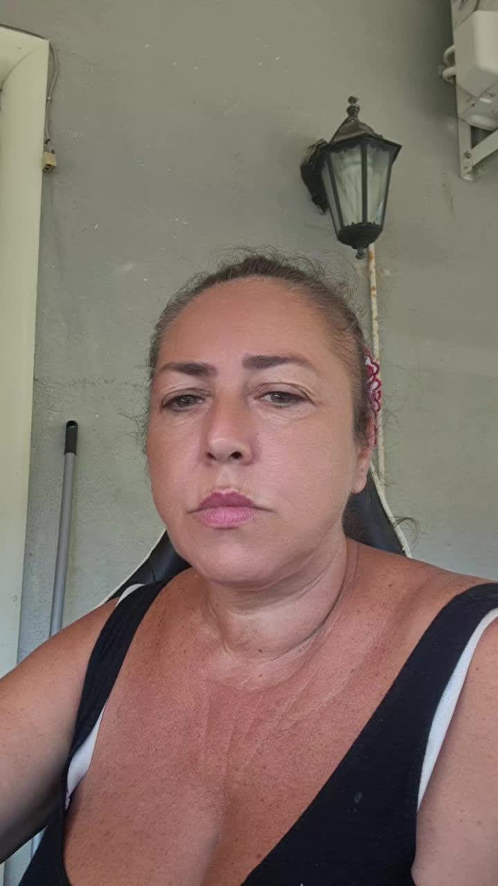 @Flora Guarino433