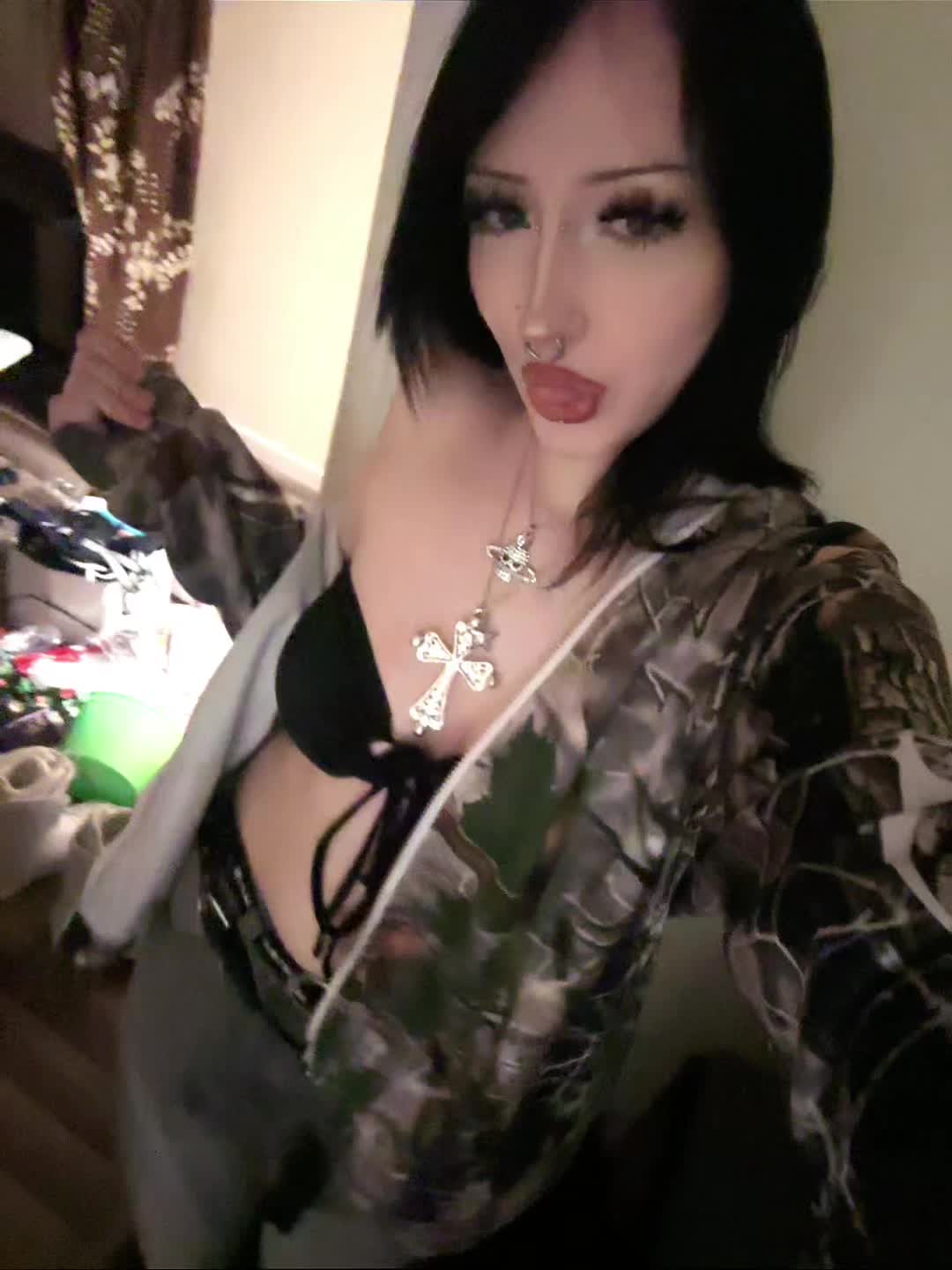 @𝔅𝔯𝔶𝔩𝔢𝔢.𖣂