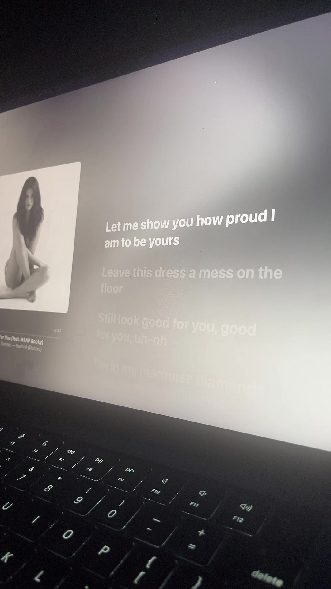 @[🎧]