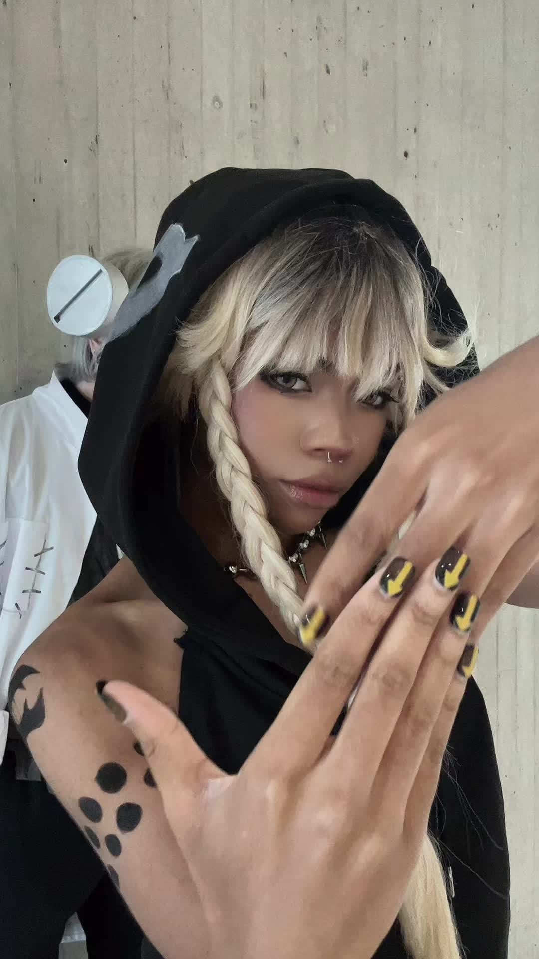 @zom
