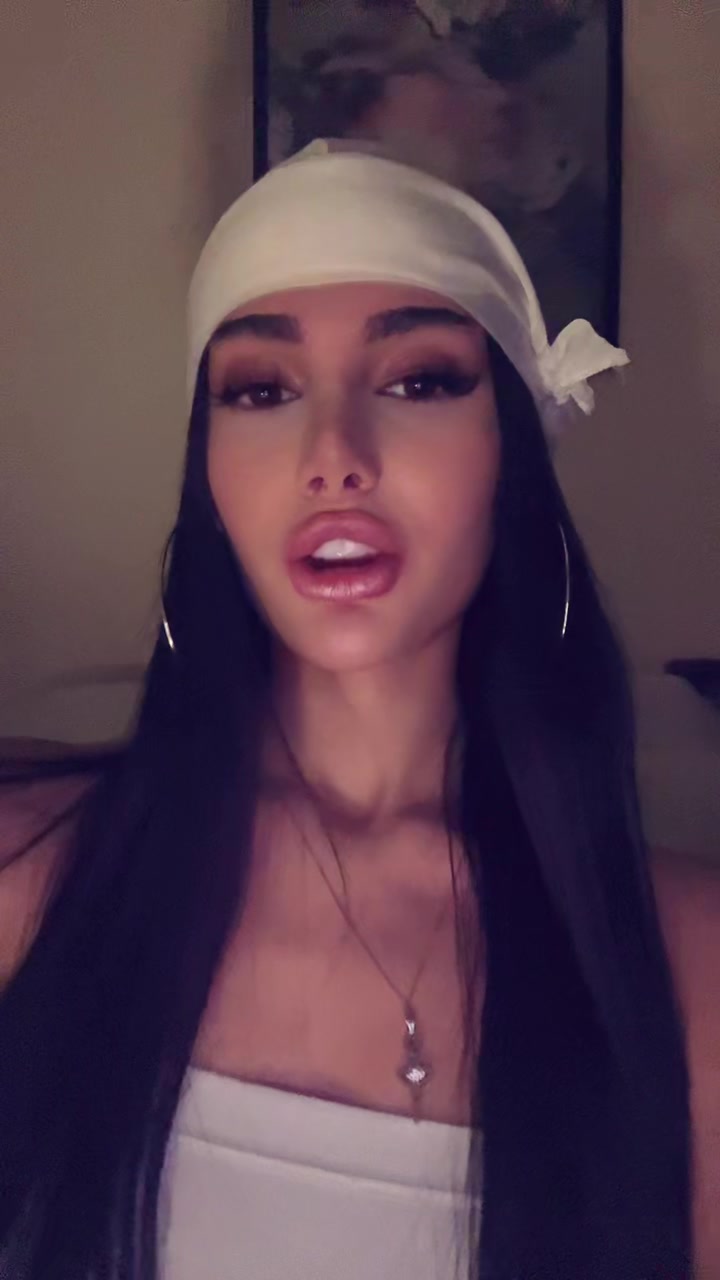 @saraborhann
