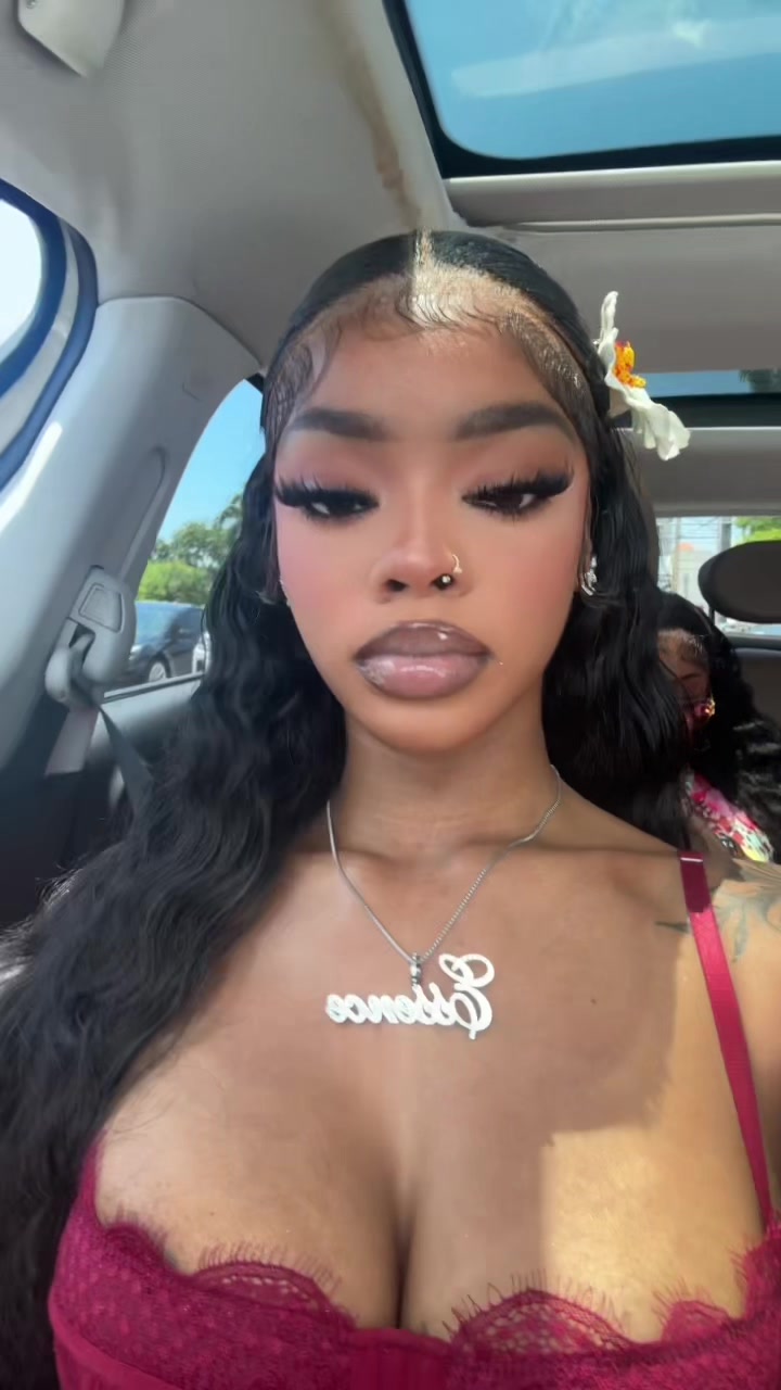 @himynameessence🥥