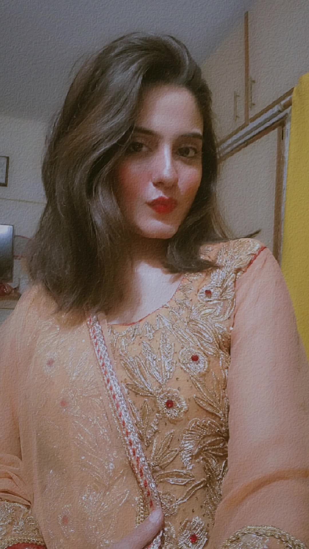@Ayesha 💕💥👀