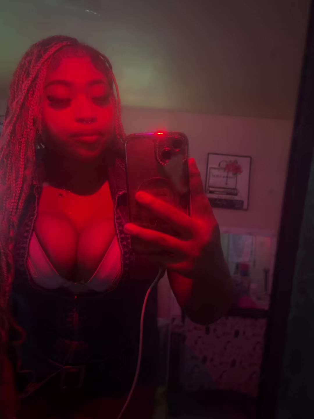 @hisfavveater_