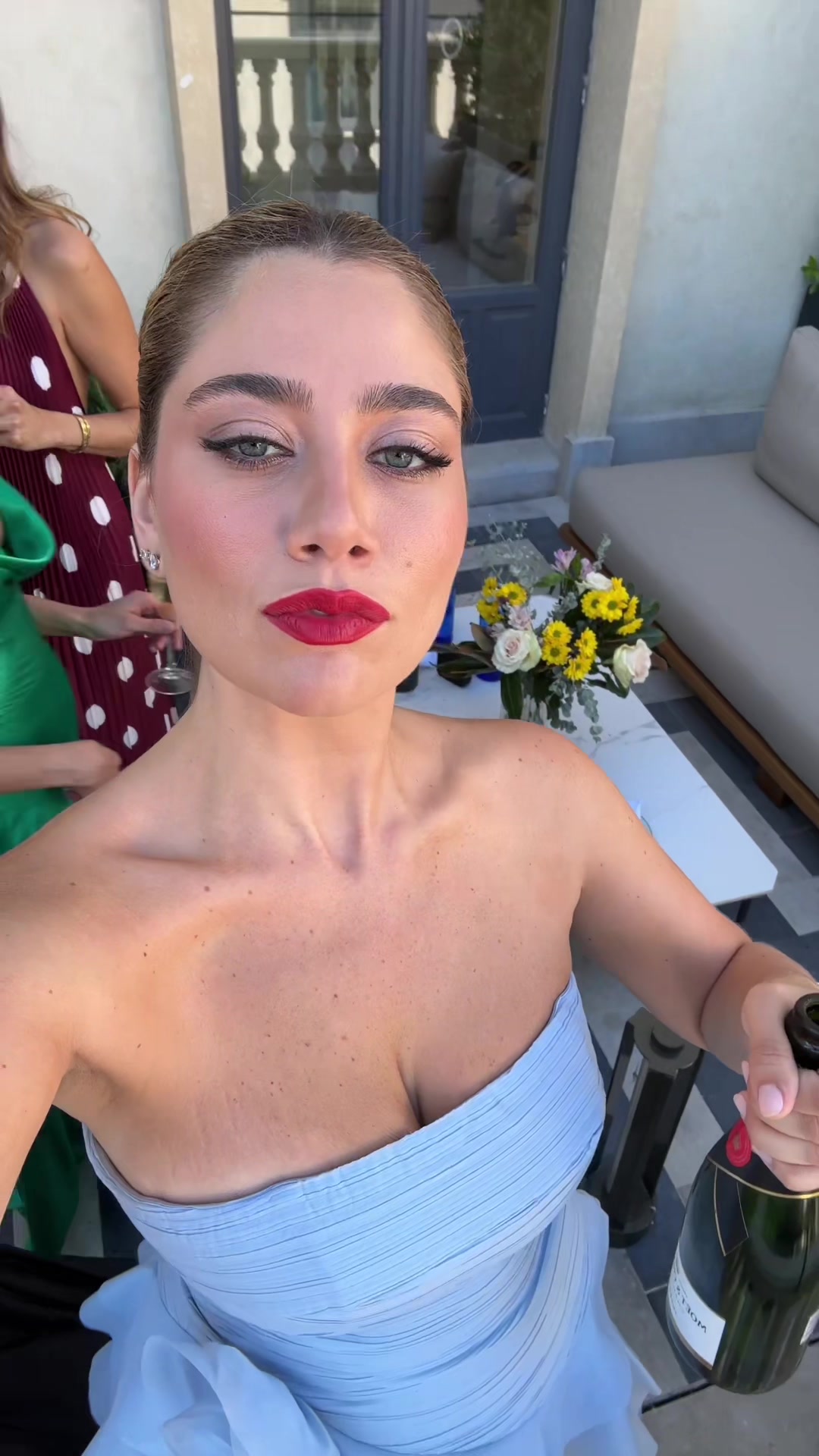 @Delusional bimbo 👑👑