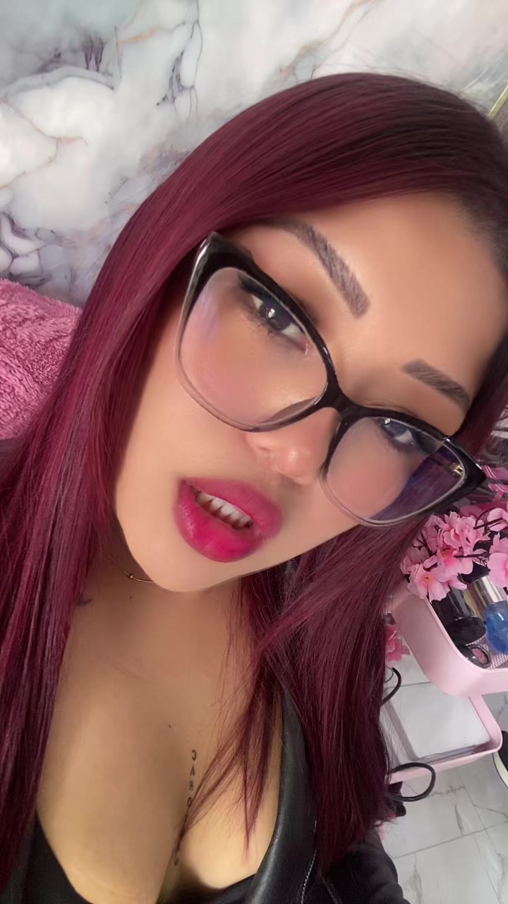 @Karina Palacios🍒