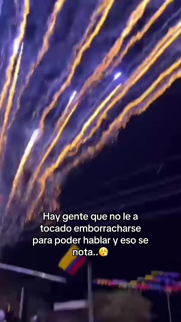 @𝒯