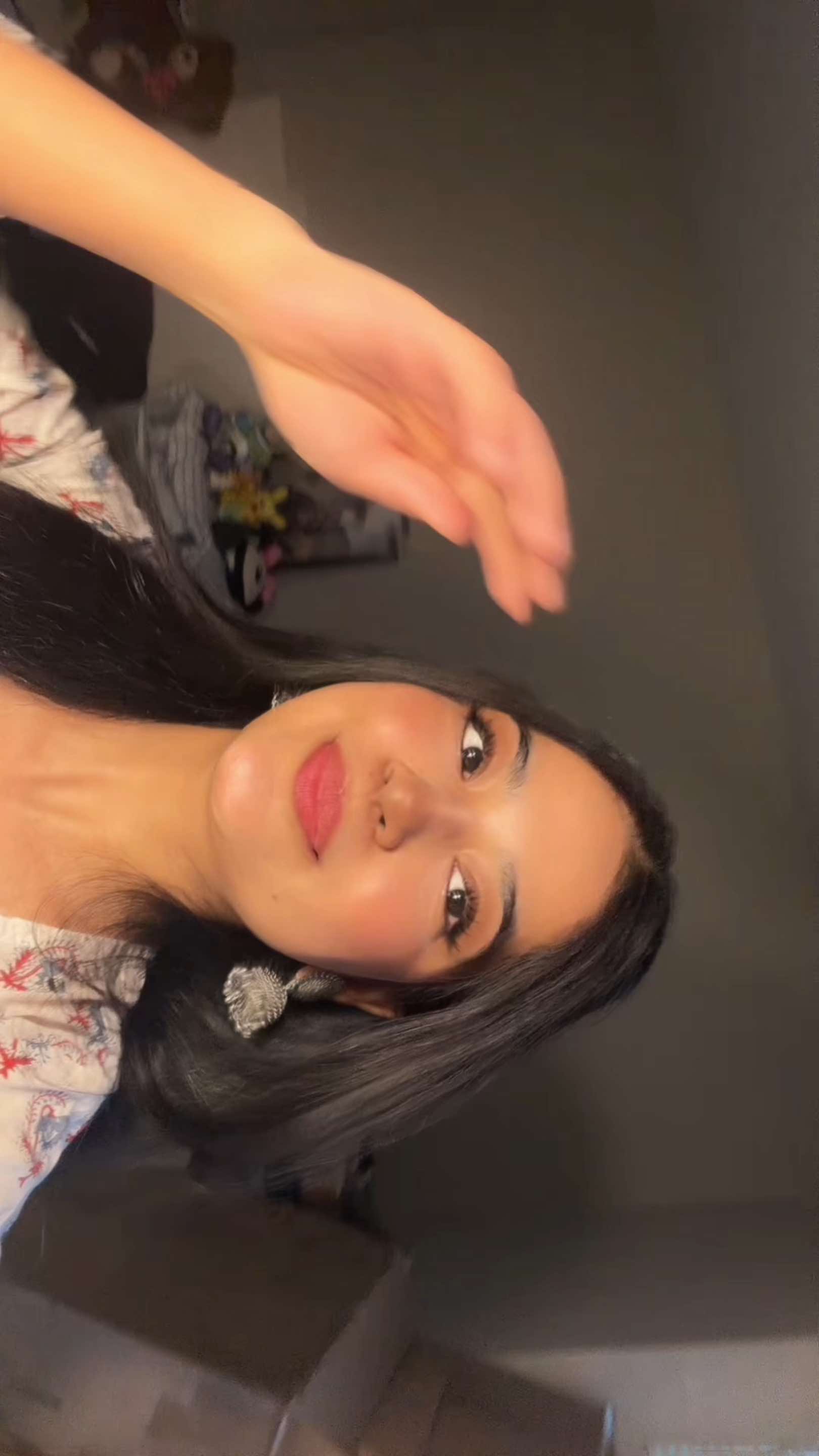 @ROSHNIKA BASTOLA❤️