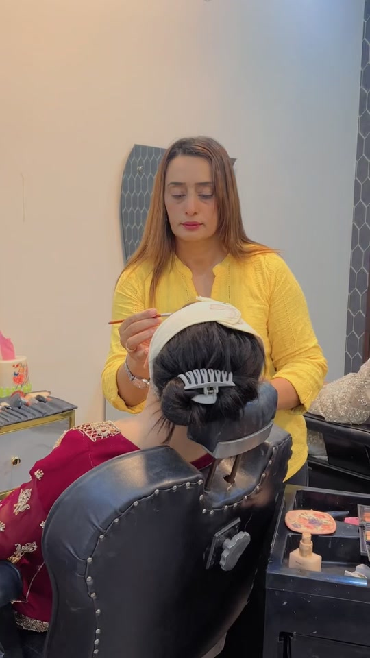 @Blooms beauty salon layyah